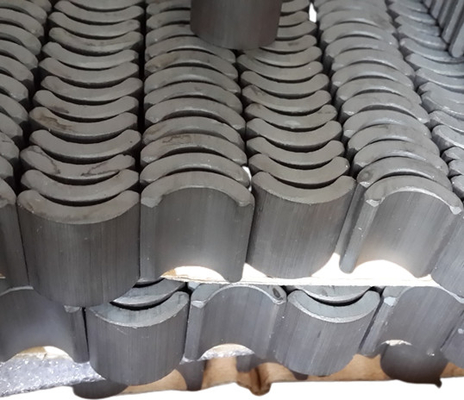 Mua Y30 Y40 nam châm gốm cứng hình hồ quang năng lượng miễn phí cho động cơ 540 550 775 online manufacture